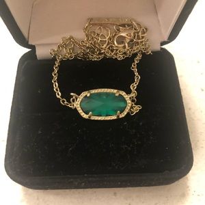 Kendra Scott Elisa Necklace In Emerald Cat's Eye